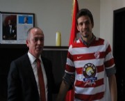 Cemil Vatansever'de yuvada kaldı